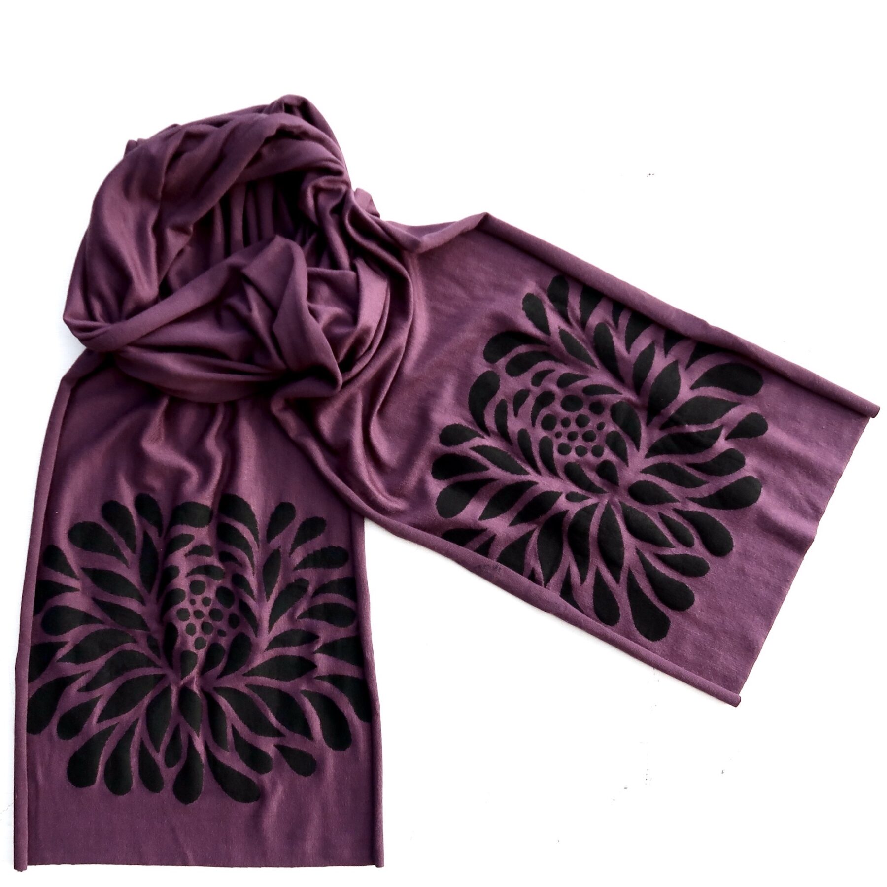 Chrysanthemum skinny scarf (black ink)